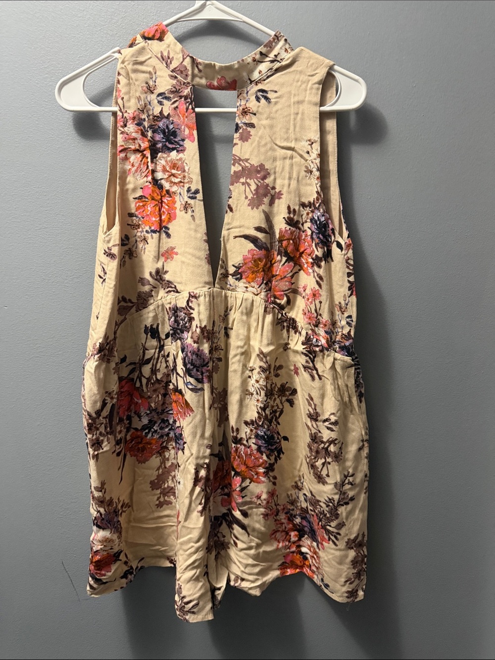 Floral Sleeveless V-Neck Women's Romper - Beige with Orange & Purple Flowers